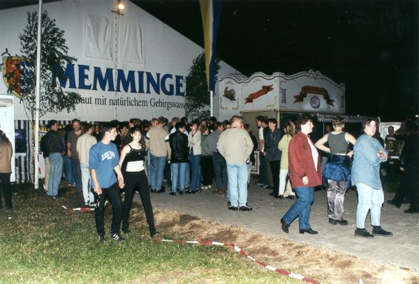 Am Zelteingang