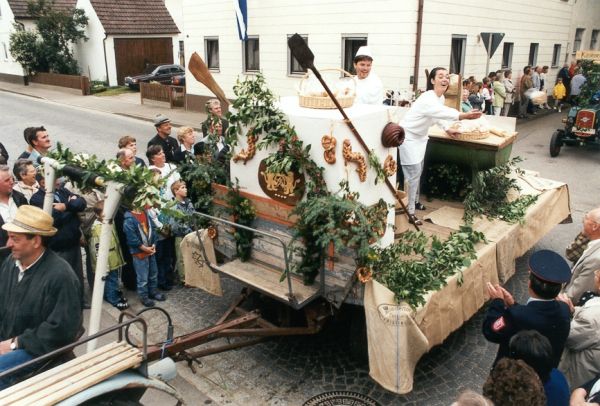 Der Festwagen Bäcker