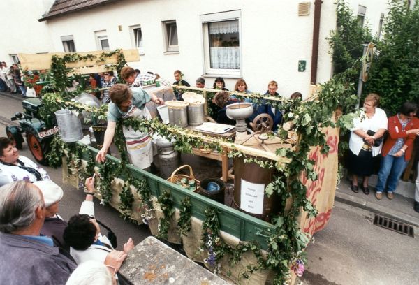 Der Festwagen Imker