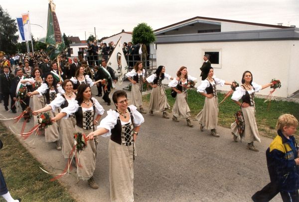Die Festdamen der Schützengesellschaft Lutzingen