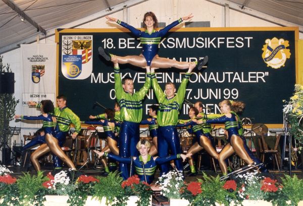 Die Tanzgruppe 'The Teddys'