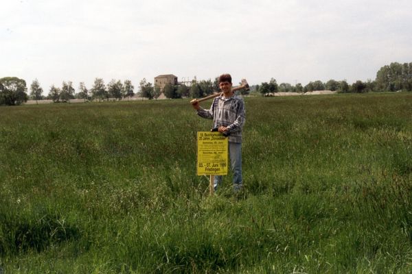 Das Aufstellen der Plakate